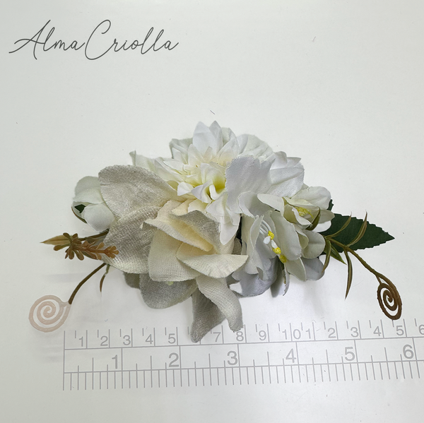 Tocado con pinza Lilium blanco