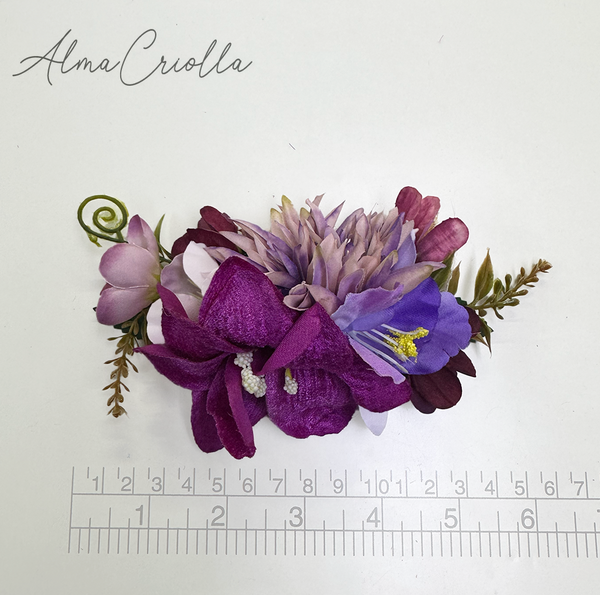 Tocado con pinza Lilium fucsia lila