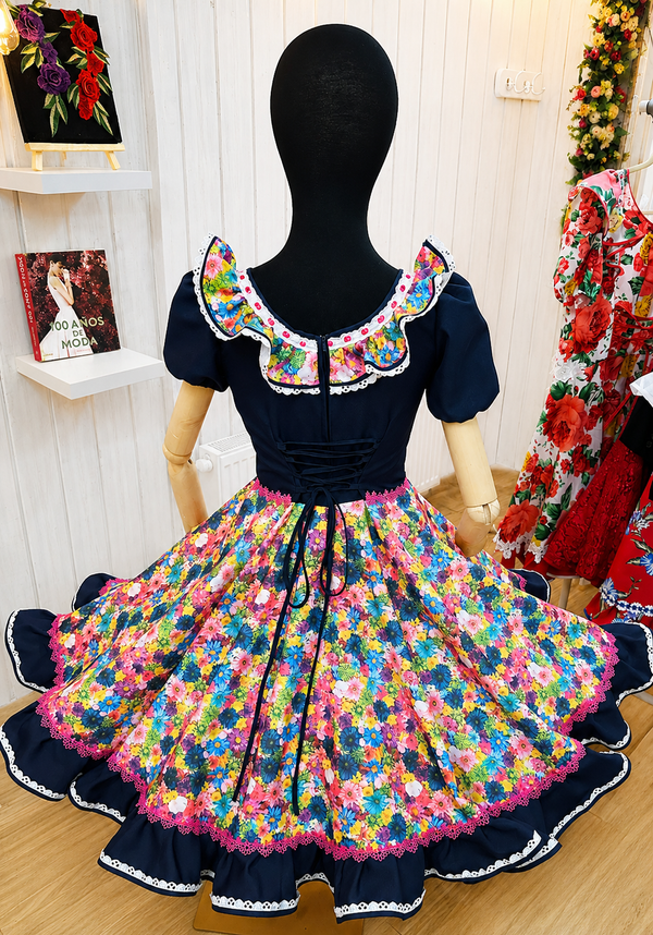 Vestido de china huasa escote volantes azul marino fucsia