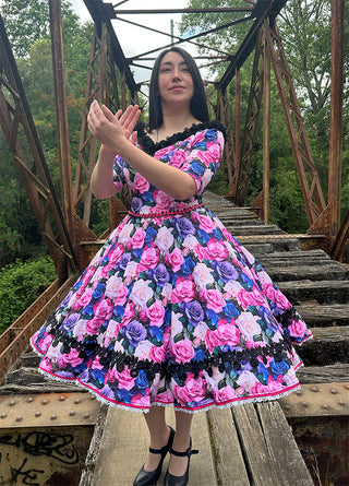 Vestido china huasa sofia  100% floreado negro rosado