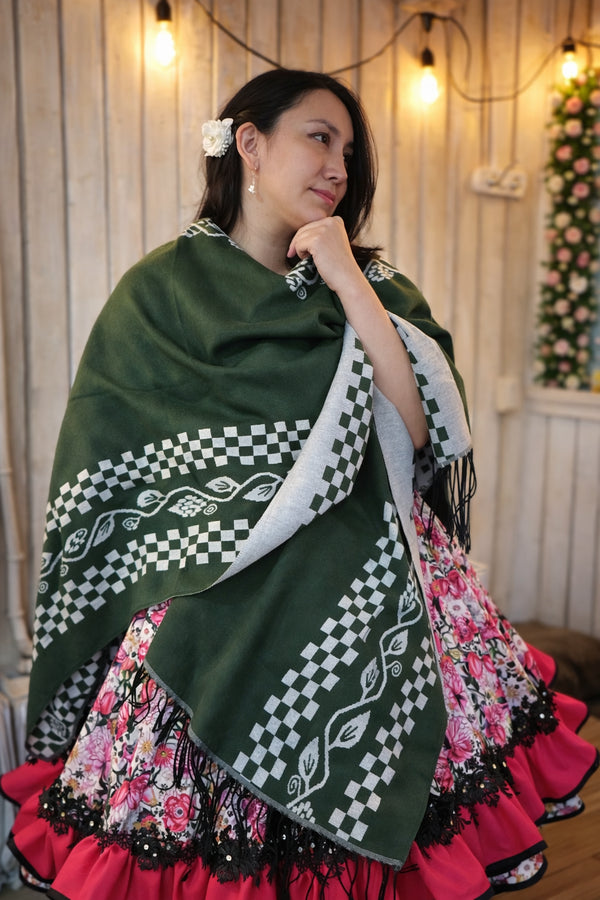 Ruana tejida jacquard folclorica REVERSIBLE Verde