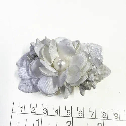 Tocado 8cm blanco con pinza