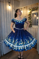 Vestido de china huasa fantasia degrade Rosas azules volantes