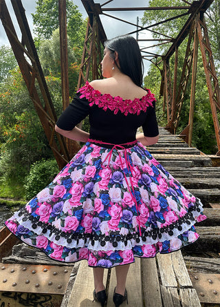 Vestido china huasa floral fucsia cuerpo negro sofia