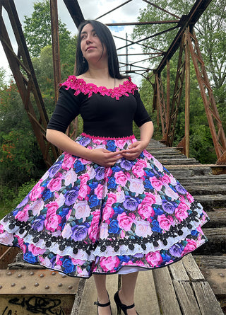 Vestido china huasa floral fucsia cuerpo negro sofia