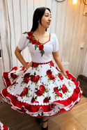 Vestido de china huasa blanco aplicaciones rojas talla 8