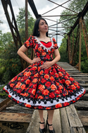 Vestido China Huasa escote corazon negro rojo