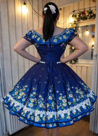 Vestido de china huasa fantasia degrade Rosas azules volantes