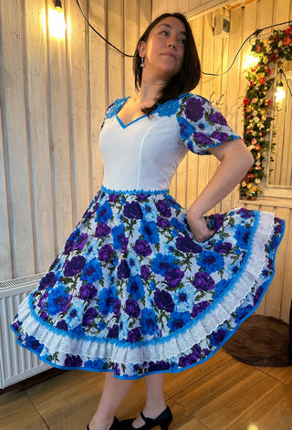 Vestido china huasa blanco morado y calipso