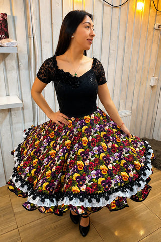 Vestido de gala folklorico, china huasa encaje y pensamientos