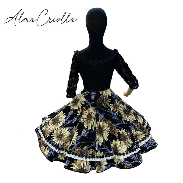 Vestido de china huasa Fantasia Negro Sofia encaje flores beige