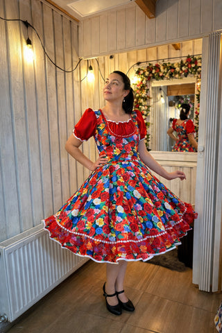 Vestido de china huasa escote recogido