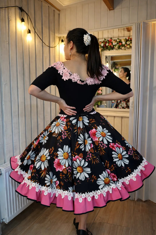 Vestido de china huasa Sofia elasticado negro rosado